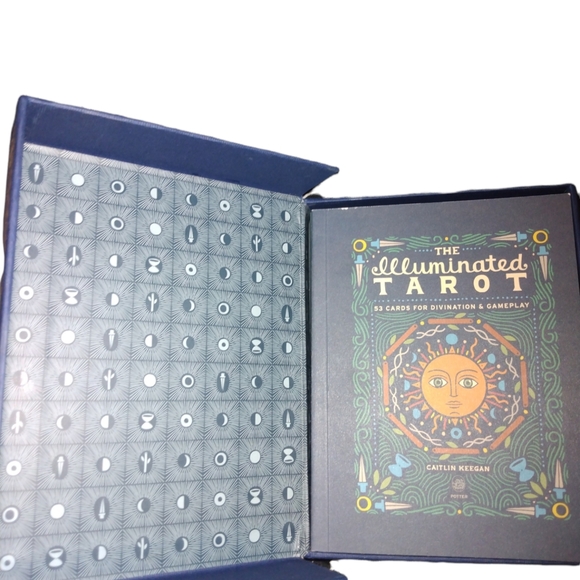 THE ILLUMINATED TAROT By Caitlin Keegan NIB - Picture 2 of 3